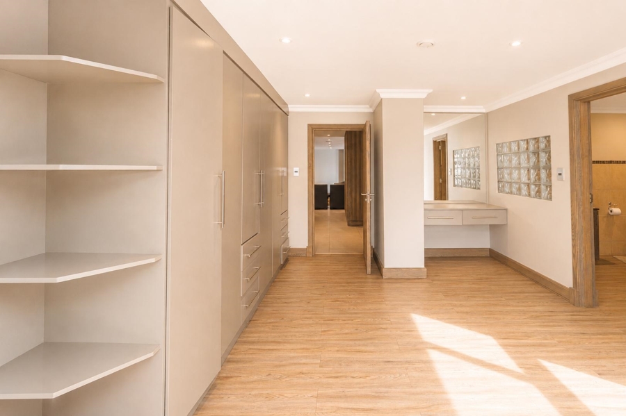 6 Bedroom Property for Sale in Birdwood Estate North West